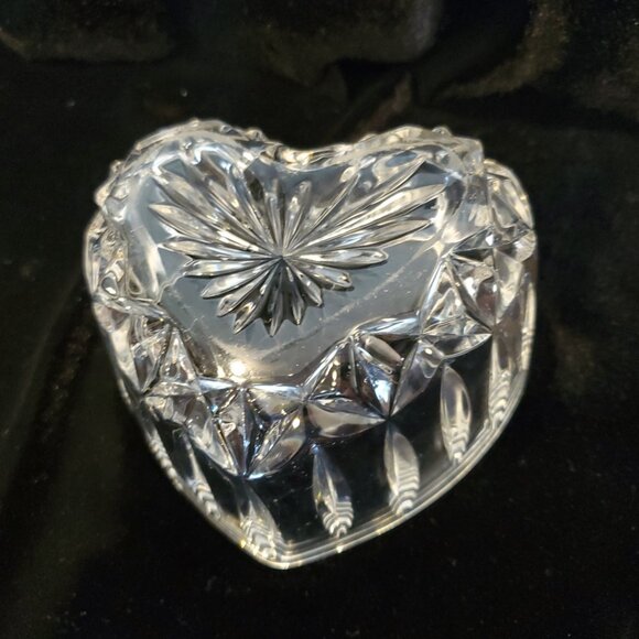 Heart Shaped Glass Candy Dip Condiment Bowl with Embossed Designs - Picture 4 of 4
